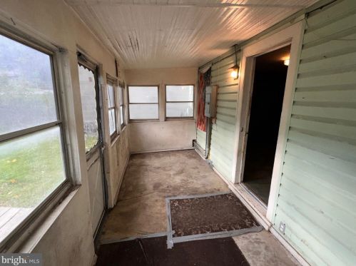25 Harrison Ave, Berkeley Springs WV  25411-5342 exterior