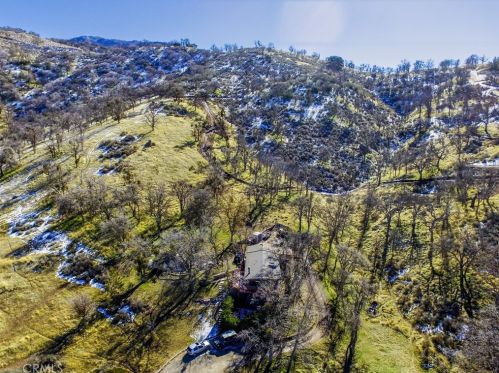 17480 Bold Venture Dr, Tehachapi, CA 93561-5512