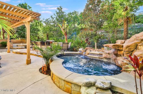 3961 Eagle Flight Dr, Simi Valley CA  93065-0222 exterior