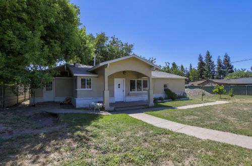 3056 Gnesa Rd, Modesto, CA 95358-6202