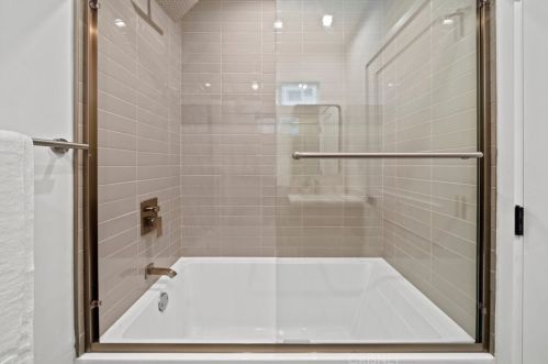 3701 Royal Woods Dr, Van Nuys CA  91403-4217 exterior