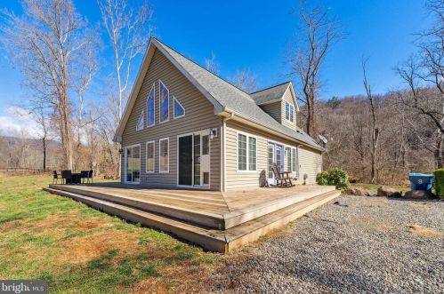 282 Keyser Run Rd, Washington, VA 22747-1705