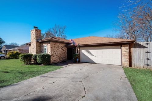 5513 Spring Meadow Dr, Fort Worth, TX 76180-6629