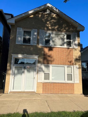 3041 Lowe Ave, Chicago, IL 60616-3381