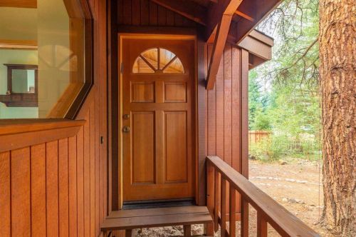 10196 Laburnham Cir, Truckee, CA 96161-1318