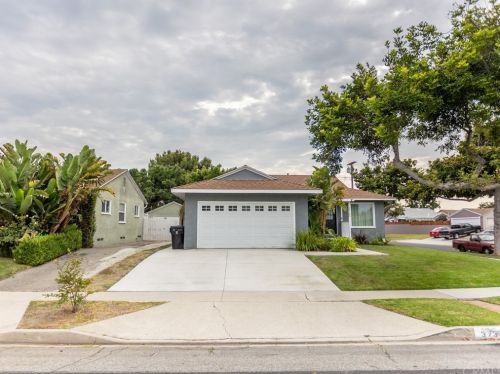 3730 Ruthbar Dr, Hawthorne, CA 90250-8441