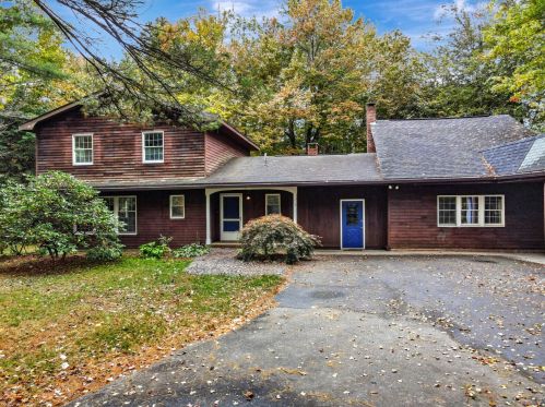 205 Kerns Hill Rd, Manchester, ME 04351-3506