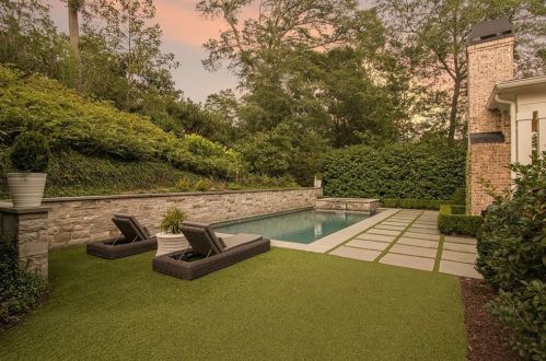 271 Hillside Dr, Atlanta GA  30342-3623 exterior