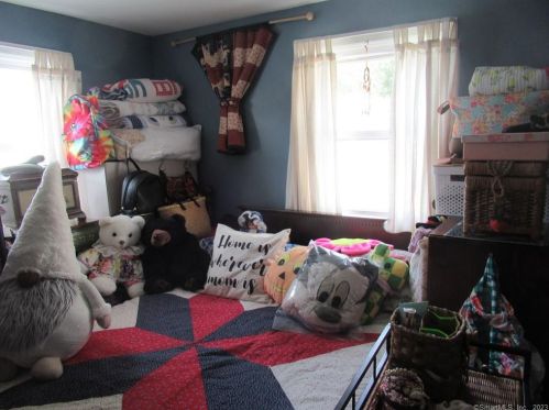 35 Sunny Acres, Wallingford CT  06492-2935 exterior