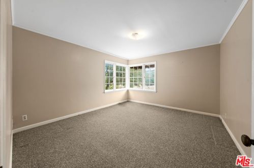 1347 San Luis Rey Dr, Glendale CA  91208-1961 exterior