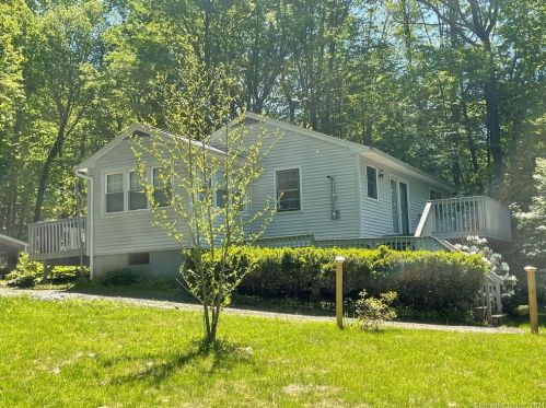 50 Indian Ln, Woodbury, CT 06798-2400