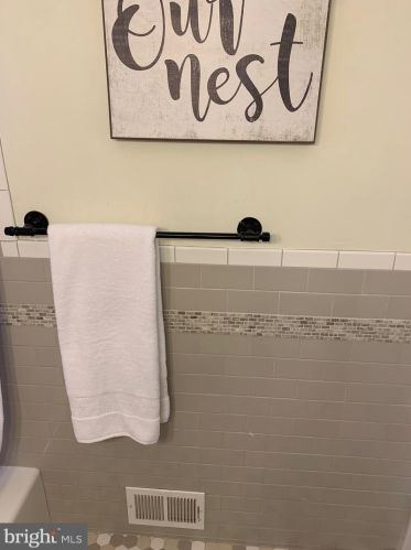 9407 Colesville Rd, Silver Spring MD 20901-4819 exterior