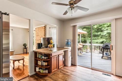 9620 Hillock Ct, Springfield VA  22015-3115 exterior