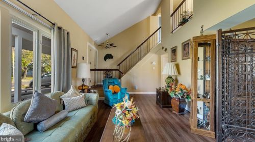 7 Eisenhower Ln, Erial, NJ 08081-1921