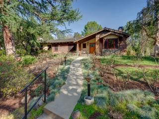 830 Laguna Rd, Pasadena, CA 91105-2248