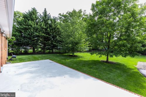 7209 Lamar Dr, Springfield VA  22150-3129 exterior