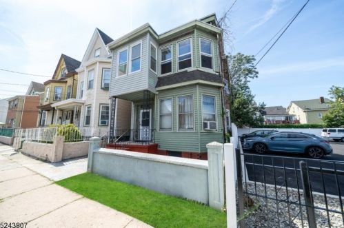 18 20th St, Paterson, NJ 07513-1526