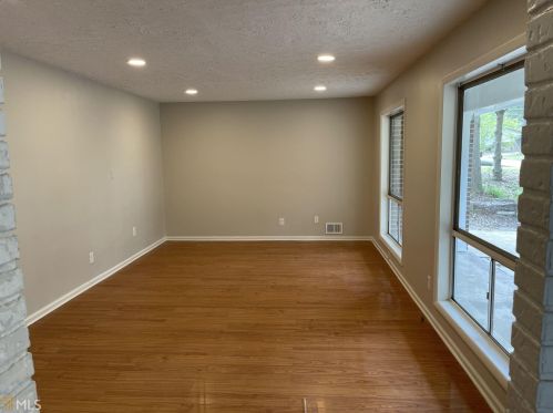 2439 Castile Dr, Morrow, GA 30260-2733