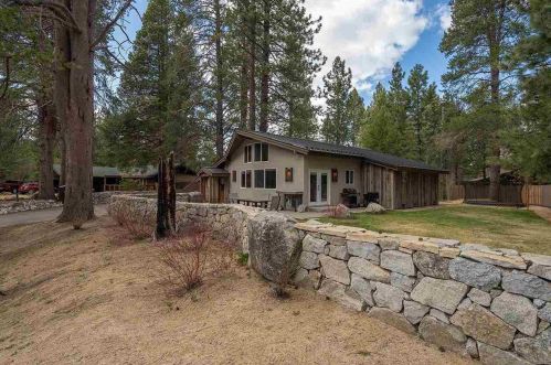 10388 Red Fir Rd, Truckee, CA 96161-2135