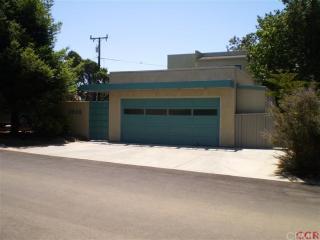 2825 Burton Cir, Cambria, CA 93428-3901