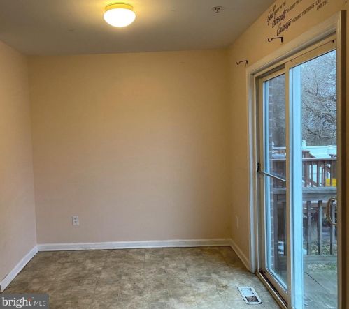 271 Center Deen Ave, Aberdeen MD  21001-2040 exterior