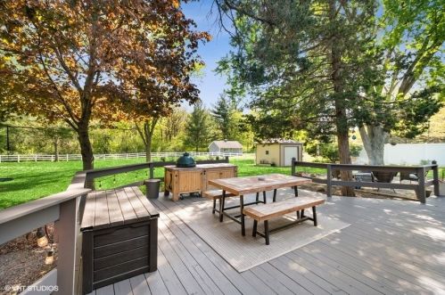 4 Liberty Dr, Lemont, IL 60439-9761