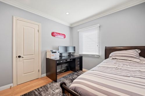 1215 Cordova Ave, Glendale CA  91207-1734 exterior