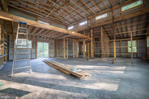 289 Winstead Rd, Berkeley Springs WV 25411 exterior