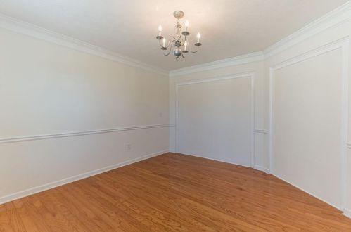 3827 Valley Bluff Ln, Lithonia, GA 30039-2515