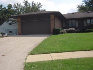 6587 Old Colony Bnd, Rockford, IL 61108-4359