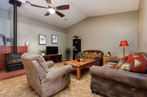 76 Red Shadow Cir, Kanab, UT 84741-3642