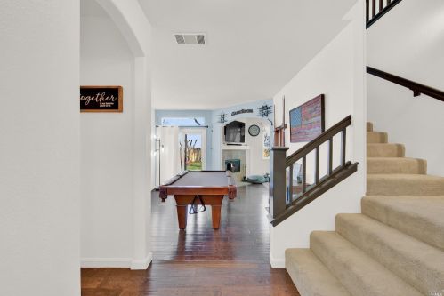 831 Chateau Cir, Vacaville CA  95687-7432 exterior