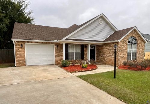 459 Falkirk Dr, Warner Robins, GA 31088-1256
