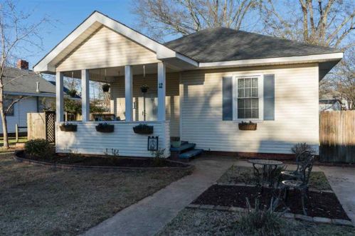 12 Crescent St, Lyman, SC 29365-1605