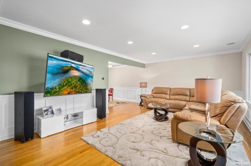 249 Wesley Dr, Addison, IL 60101-2127