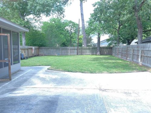 612 Arkansas Park, Conroe TX  77302-1037 exterior
