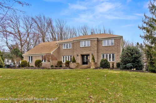 7 Windswept Rd, Holmdel Village, NJ 07733-1144