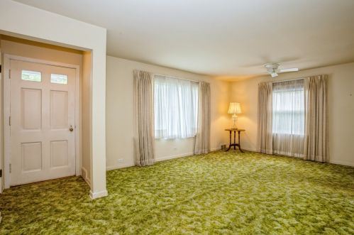 20 Addison Rd, Villa Park, IL 60181-2303