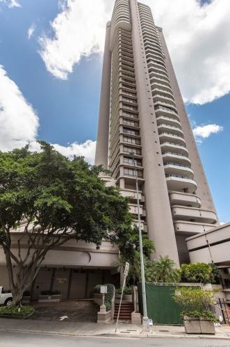 1910 Ala Moana Blvd, Honolulu HI  96815-1814 exterior