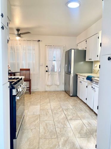 44732 Stanridge Ave, Lancaster CA 93535-2523 exterior