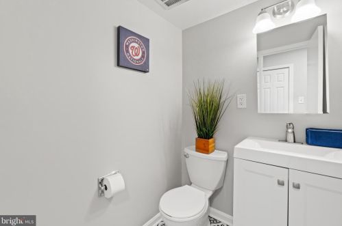 1609 Billman Ln, Silver Spring MD 20902-1421 exterior