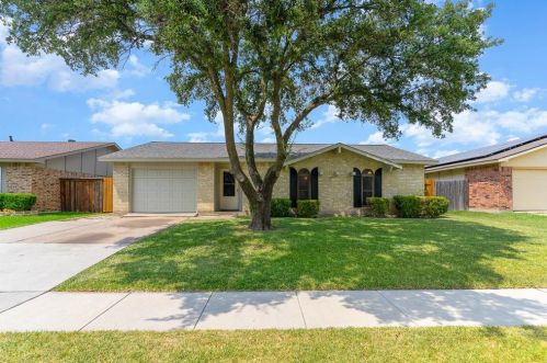 2223 Lockwood Dr, Carrollton TX  75007-5766 exterior