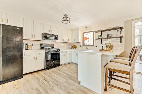 35 Nancy Dr, Wapping CT  06074-4244 exterior