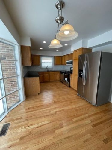 1536 Chippewa Dr, Naperville IL  60563-1402 exterior
