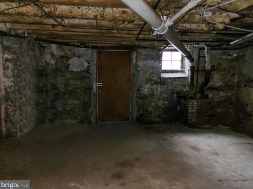 6804 Emlen St, Philadelphia PA  19119-2641 exterior