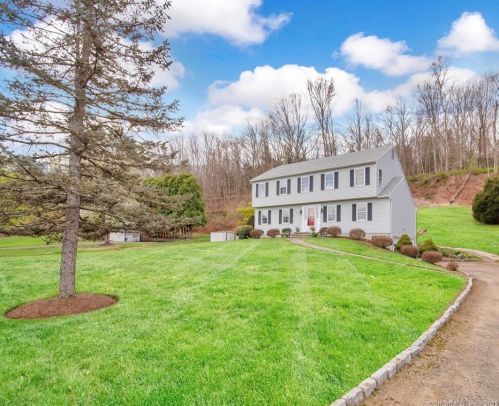 158 Walnut Tree Hill Rd, Sandy Hook, CT 06482-1051