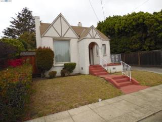 1209 Garfield Ave, Berkeley, CA 94706-1317