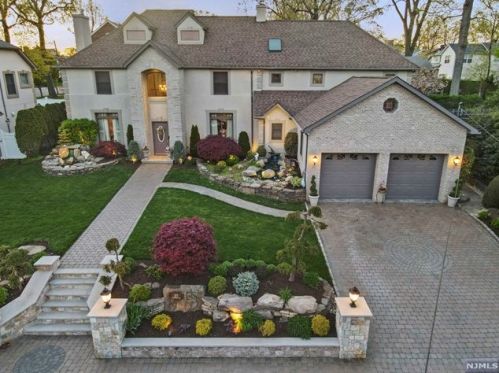 571 Winterburn Grv, Cliffside Park, NJ 07010-3049