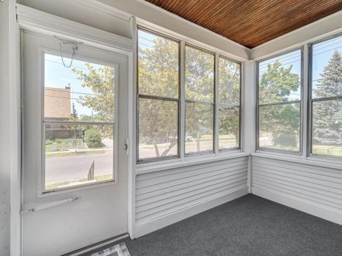 464 Earl St, Saint Paul MN  55106-5632 exterior