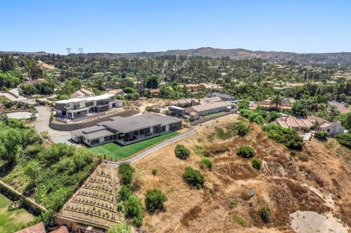 7663 Corto Rd, Anaheim CA  92808-1348 exterior